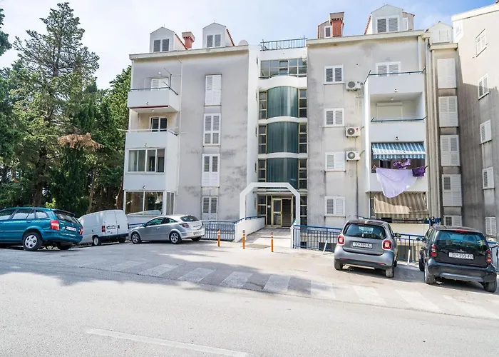 Lia Ντουμπρόβνικ