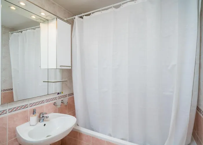 Lia دوبروفينك